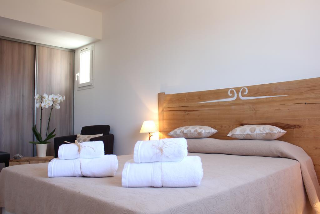 Villas Cala Corsa - 3 Et 4 Chambres - Cala Rossa Porto-Vecchio - Villas Entierement Climatisees Avec Piscine Chauffee Partagee Et Piscines Privees - Internet Gratuit Bagian luar foto